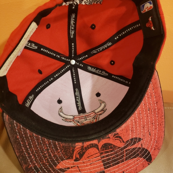 CHICAGO Bulls Hat - Picture 2 of 4